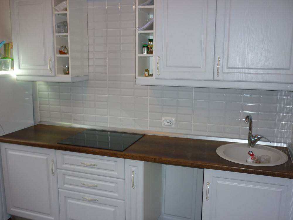 Белый кухонный гарнитур-Кухня МДФ в ПВХ «Модель 235»-фото1