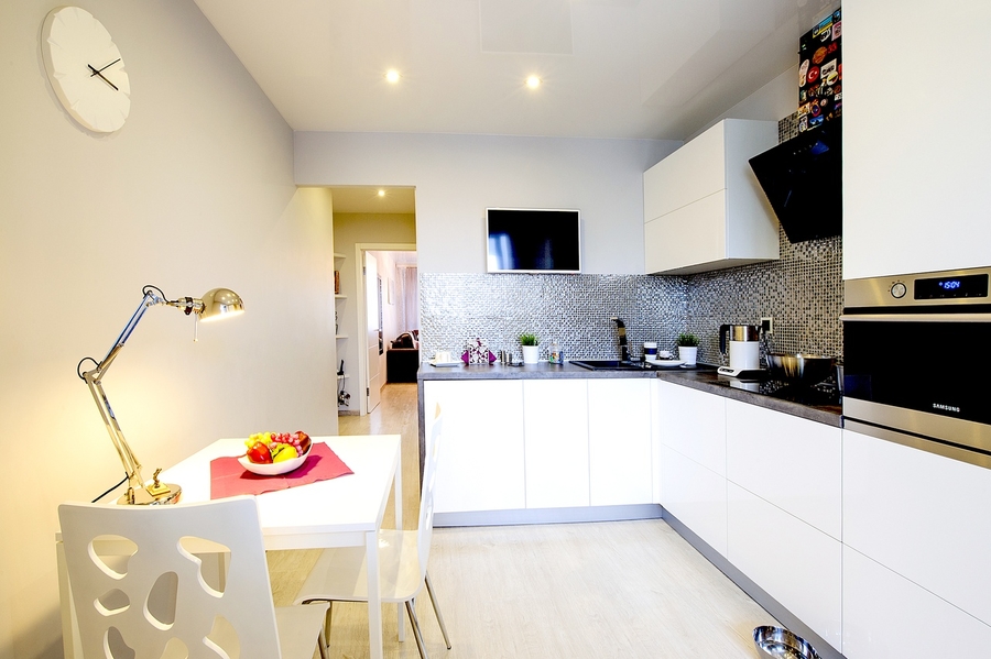Белый кухонный гарнитур-Кухня МДФ в эмали «Модель 409»-фото4