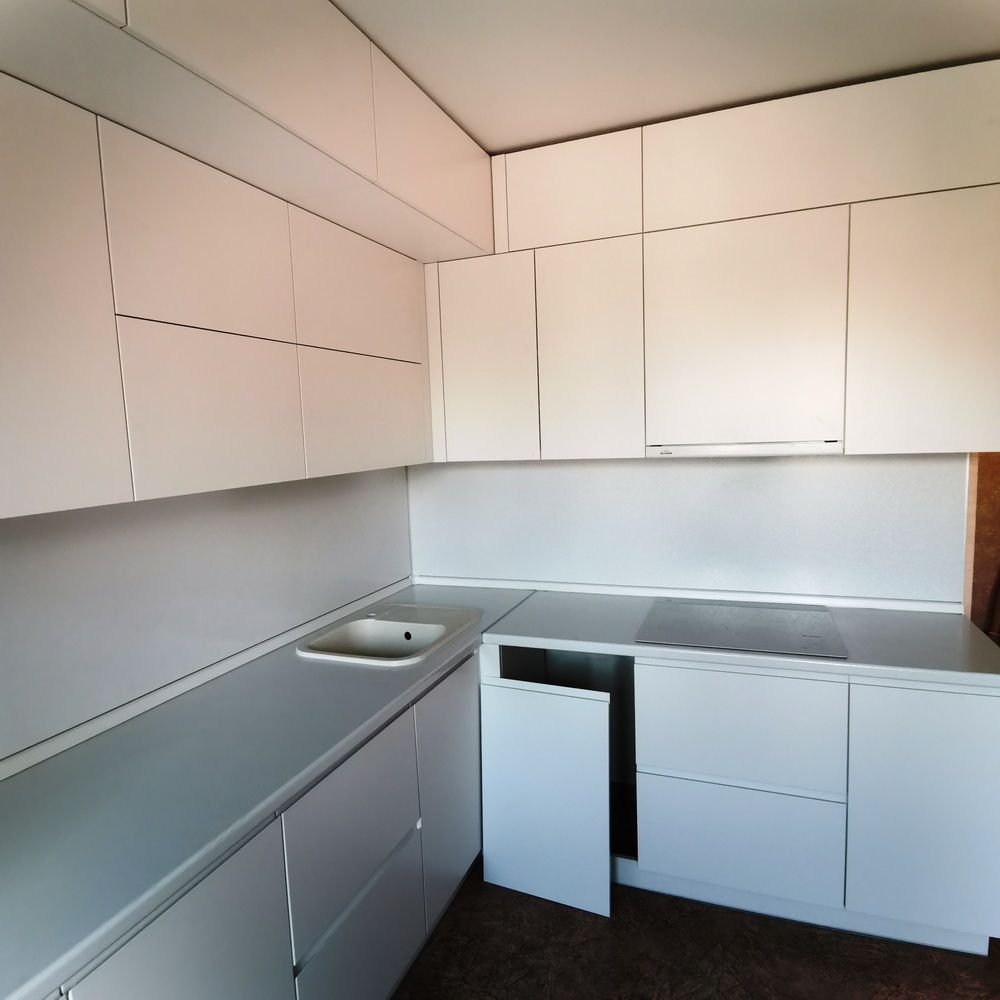 Белый кухонный гарнитур-Кухня МДФ в эмали «Модель 561»-фото2