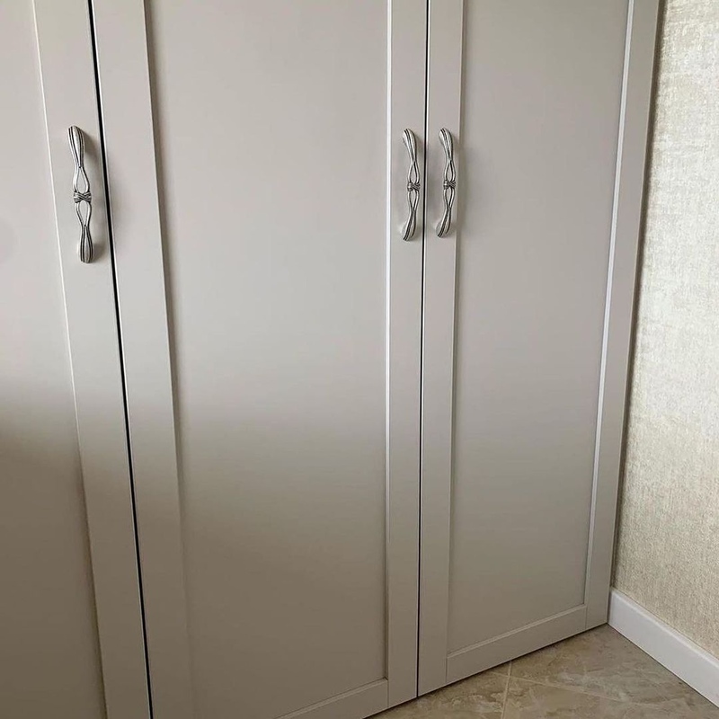 Встроенные распашные шкафы-Встраиваемый шкаф с распашными дверями «Модель 4»-фото2